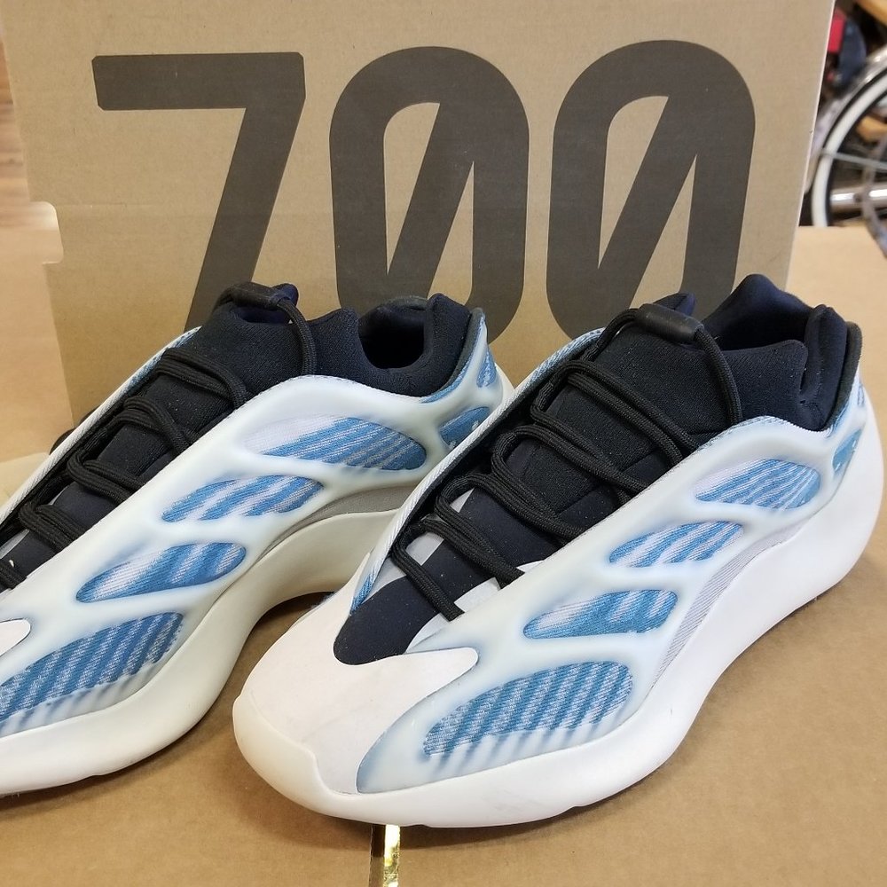 Adidas Yeezy 700 V3 Kyanite Sneakers Shoes Size 11.5